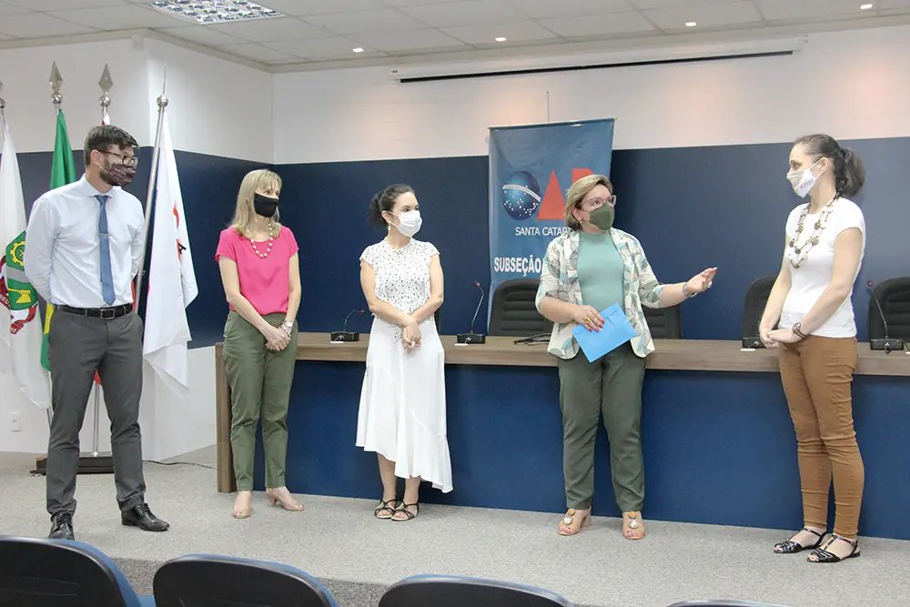 &lsquo;Natal pela Vida&rsquo; da OAB de Brusque contempla tr&ecirc;s institui&ccedil;&otilde;es e a Campanha Salve Laurinha