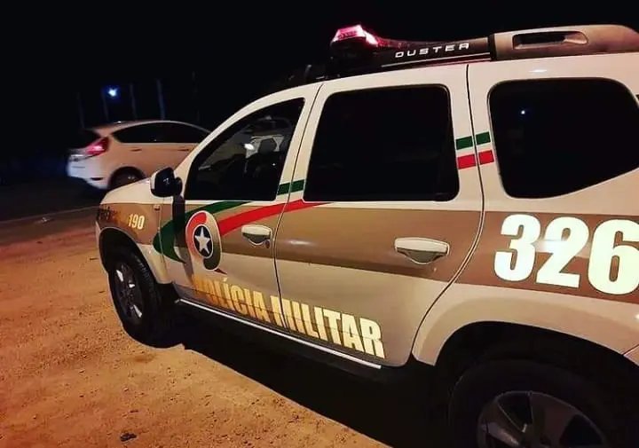 Motorista foge da pol&iacute;cia e &eacute; preso por embriaguez ao volante, em Brusque