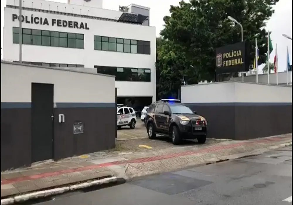 A&ccedil;&atilde;o &ldquo;Oitavo Mandamento&rdquo; prende policiais e advogado