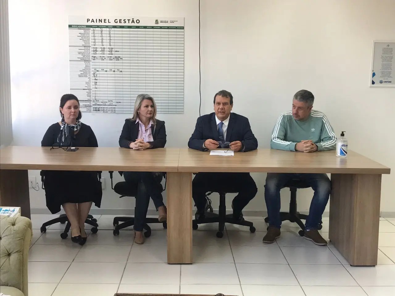 Sa&uacute;de altera estrat&eacute;gia para atendimento &agrave; Dengue e anuncia conv&ecirc;nio com Azambuja