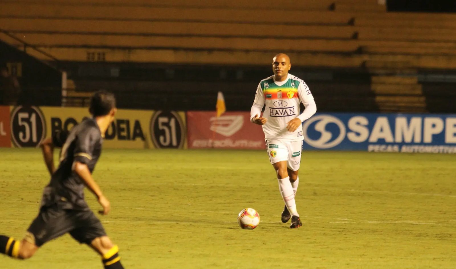 Destaque em campo, Claudinho &eacute; cauteloso sobre o Ituano