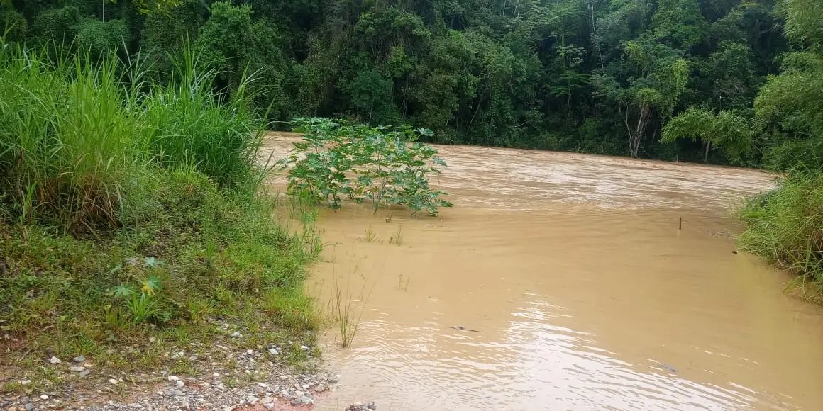 Rio Itaja&iacute; Mirim chega a seis metros em Botuver&aacute;