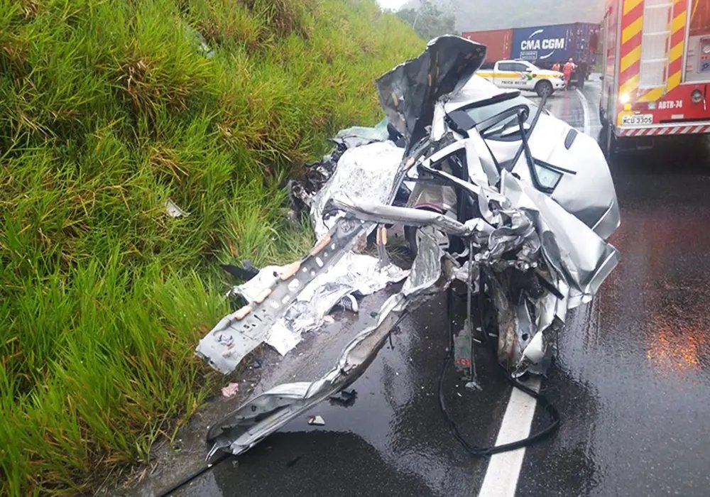 Acidente de tr&acirc;nsito deixa quatro mortos na SC-416
