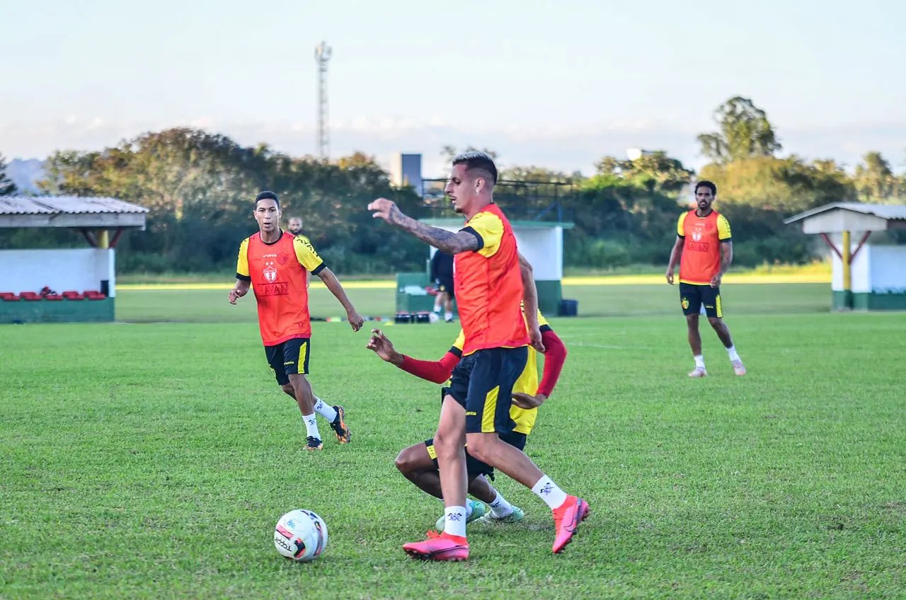 Brusque se reapresenta de olho no Tombense