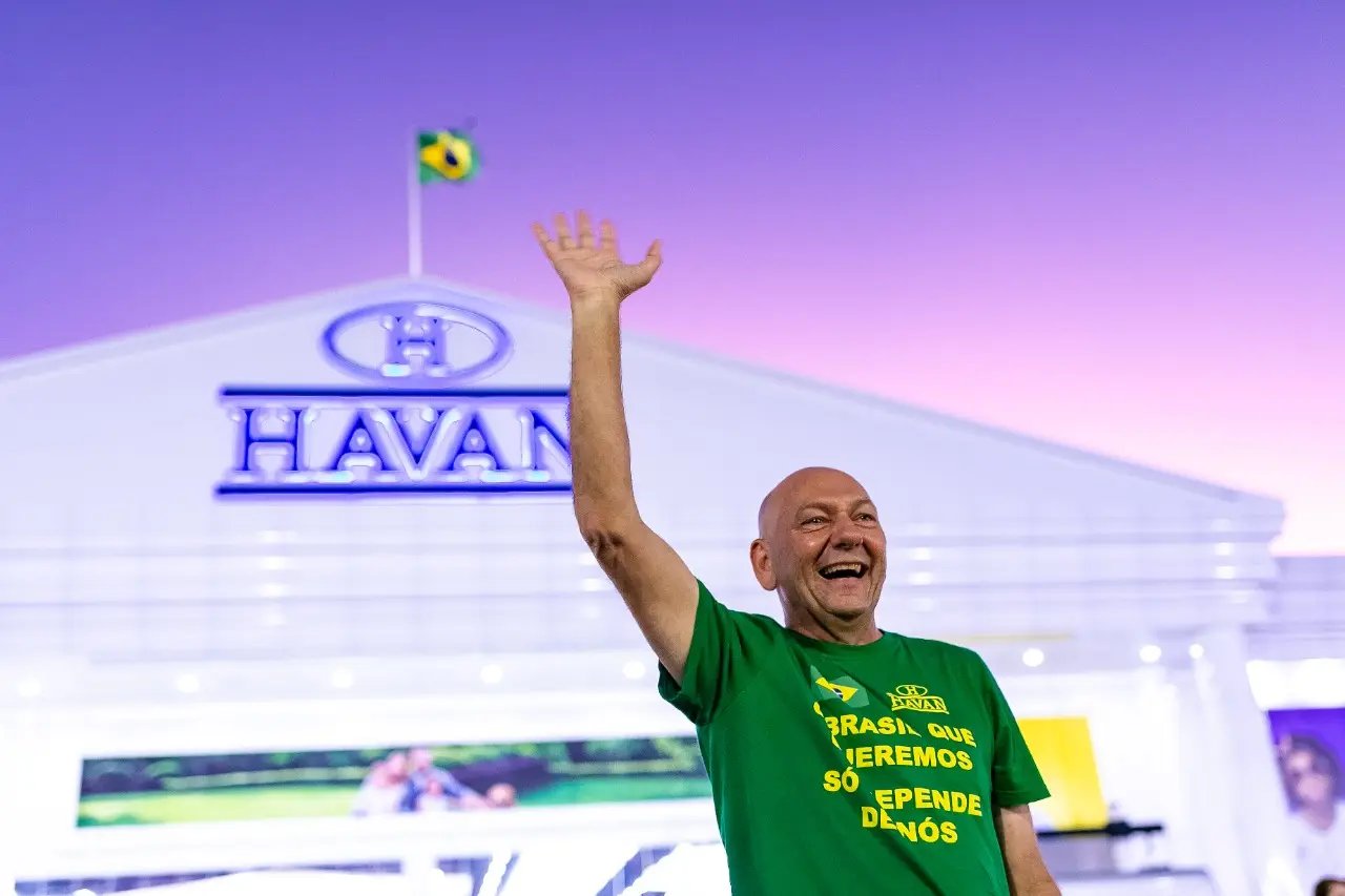 TRE-RS mant&eacute;m por unanimidade direitos pol&iacute;ticos de Luciano Hang