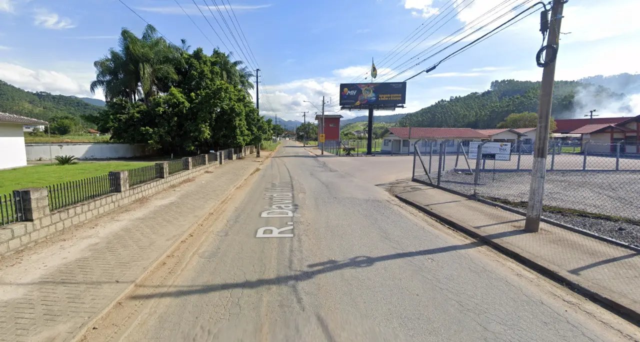 Obras inicia implanta&ccedil;&atilde;o de tubula&ccedil;&atilde;o na rua David Hort e demanda altera&ccedil;&otilde;es no tr&acirc;nsito