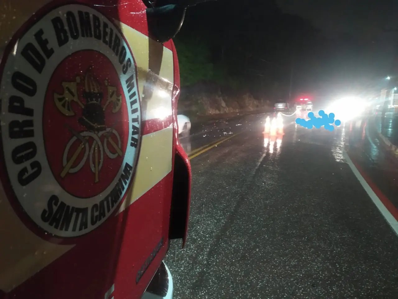 Motociclista morre ap&oacute;s colis&atilde;o contra carro, na avenida Primeiro de Maio