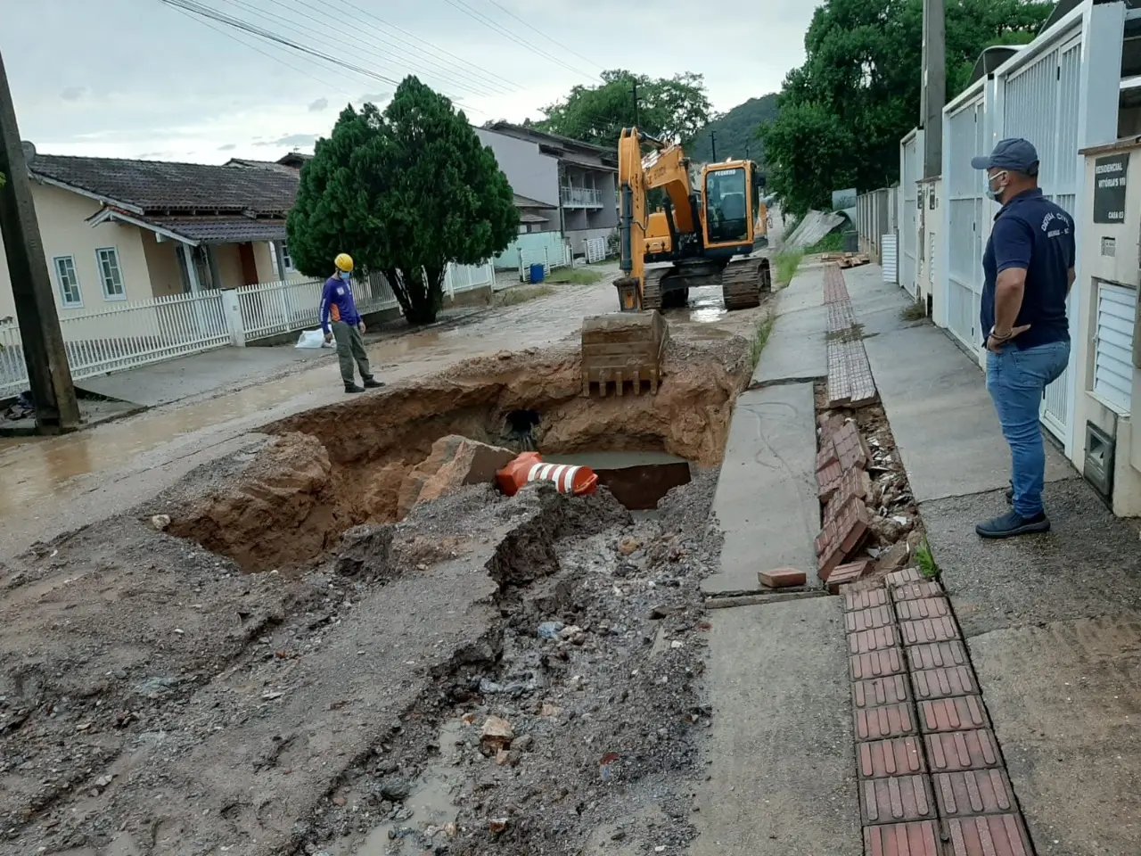 Cinco bairros de Brusque registraram problemas com o temporal 
