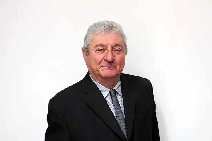 Morre o empres&aacute;rio ex-prefeito Ayres Marchetti, de Covid-19