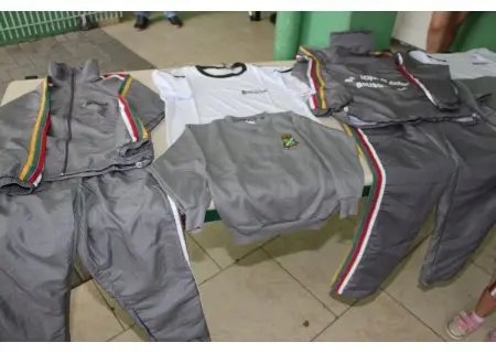 Cores dos uniformes da rede municipal serão os de 2016
