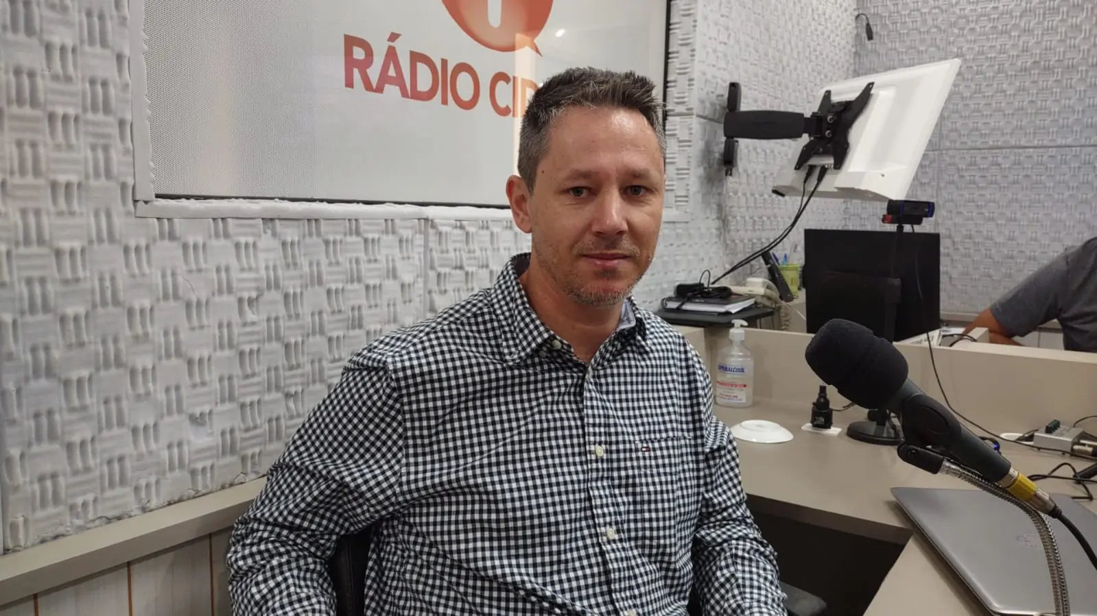 Presidente do Republicanos afirma que legenda est&aacute; sendo cobi&ccedil;ada