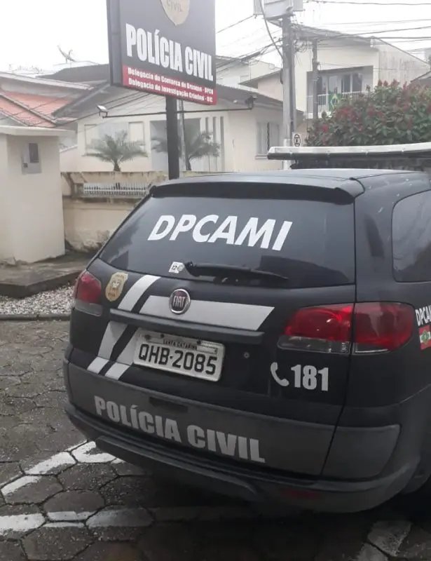 Homem &eacute; preso por armazenar materiais pornogr&aacute;ficos envolvendo crian&ccedil;as 