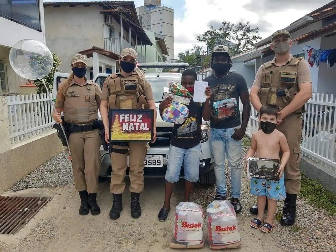  Durante a&ccedil;&atilde;o, policial &eacute; surpreendido por atitude de menino