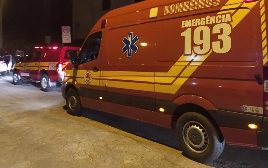 Moto bate contra caminh&atilde;o na Rodovia Antonio Heil