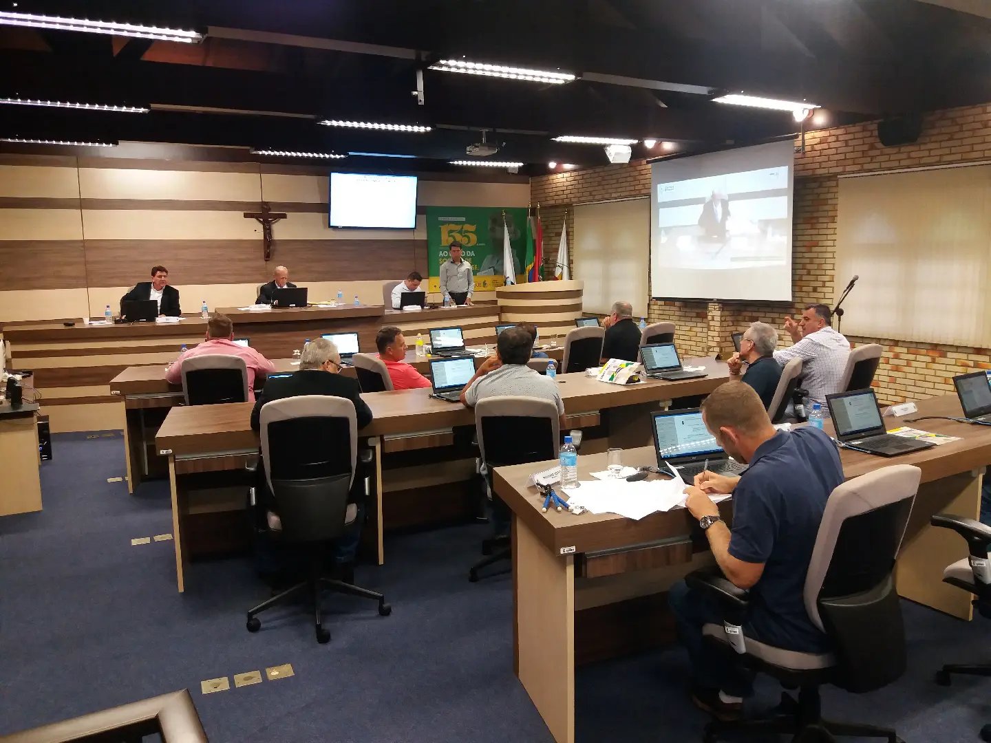 Câmara retoma trabalhos com sessão nesta terça-feira