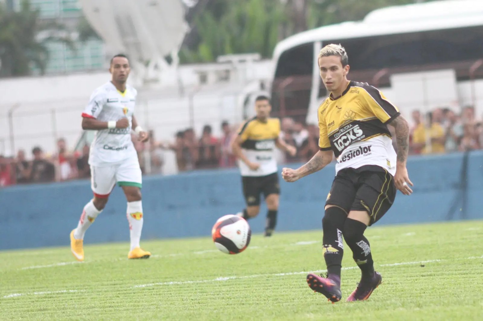 Brusque sofre goleada para o Criciúma na estreia dentro de casa