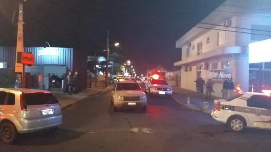 PRF prende 5 suspeitos de participar de assalto em Crici&uacute;ma