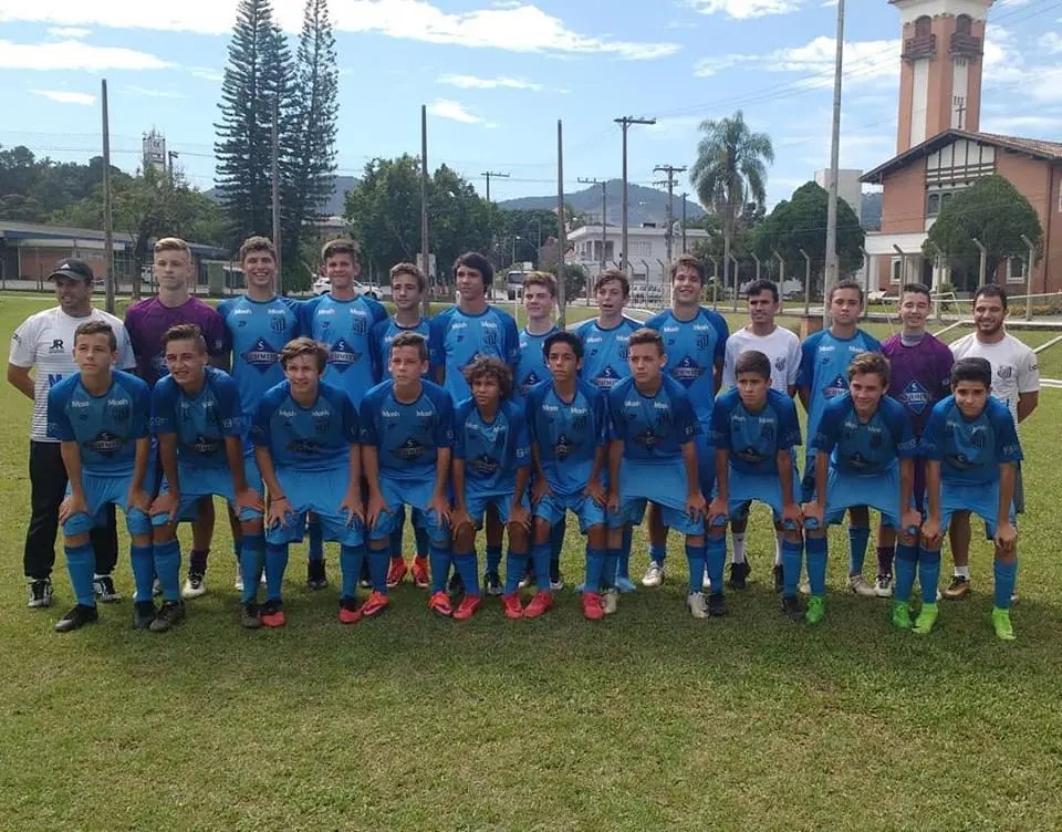 Escolas de Futebol voltam aos trabalhos a partir de segunda-feira