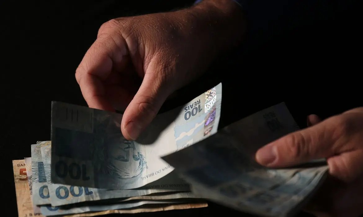 Caixa paga Aux&iacute;lio Brasil a benefici&aacute;rios com NIS final 7