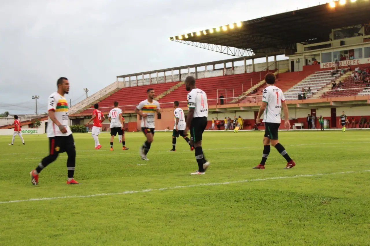 Brusque contabiliza mais um empate em Tubarão