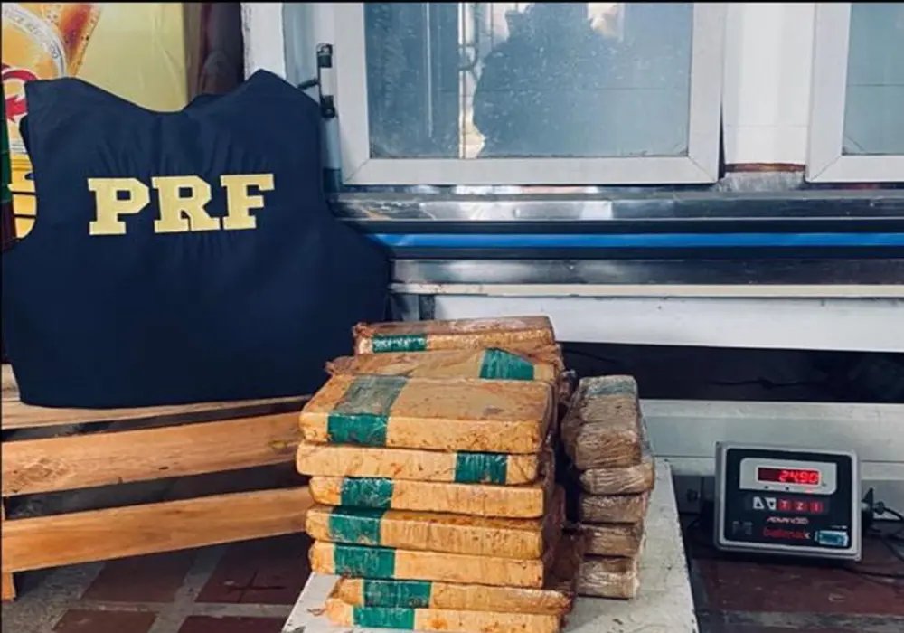 A&ccedil;&atilde;o policial apreende 25kg de coca&iacute;na e 47kg de crack em Navegantes