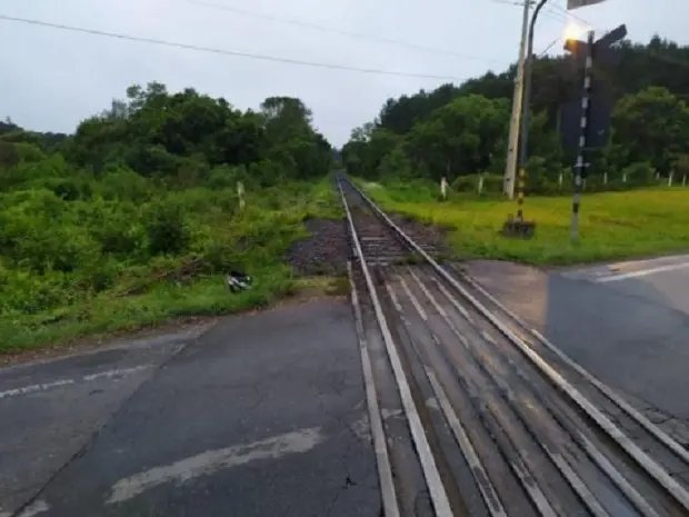 Ap&oacute;s colidir em trem homem &eacute; arrastado por 50km