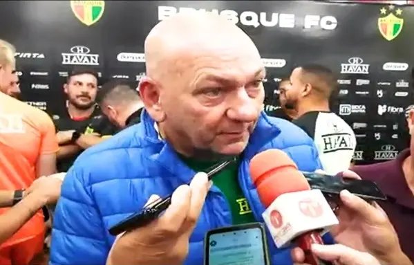 "N&atilde;o precisamos ter est&aacute;dios maiores, dando preju&iacute;zo"