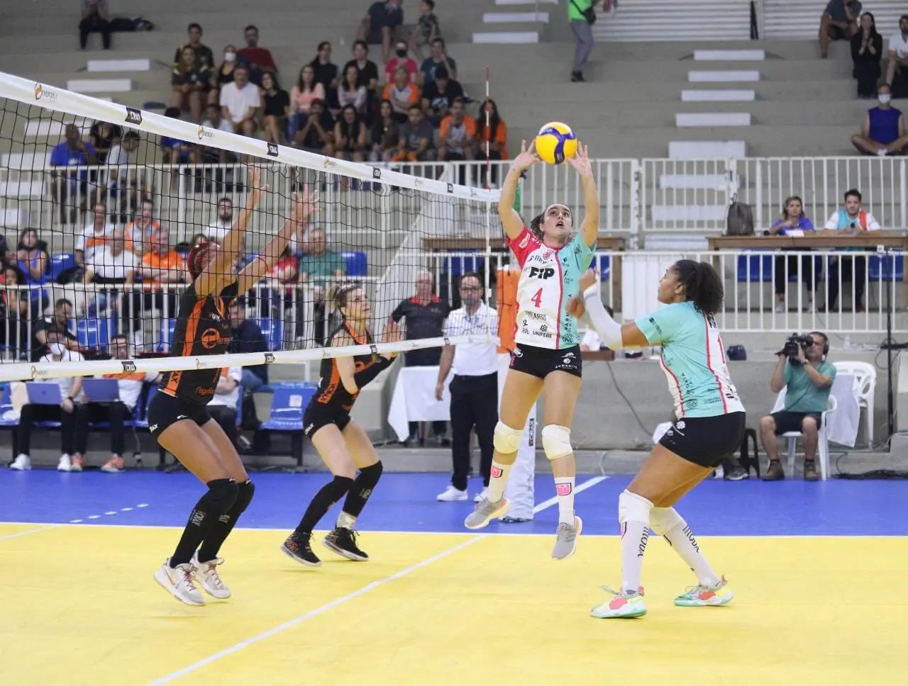 Em jogo de 5 sets, Moda Brusque &eacute; vice-campe&atilde;o da Superliga
