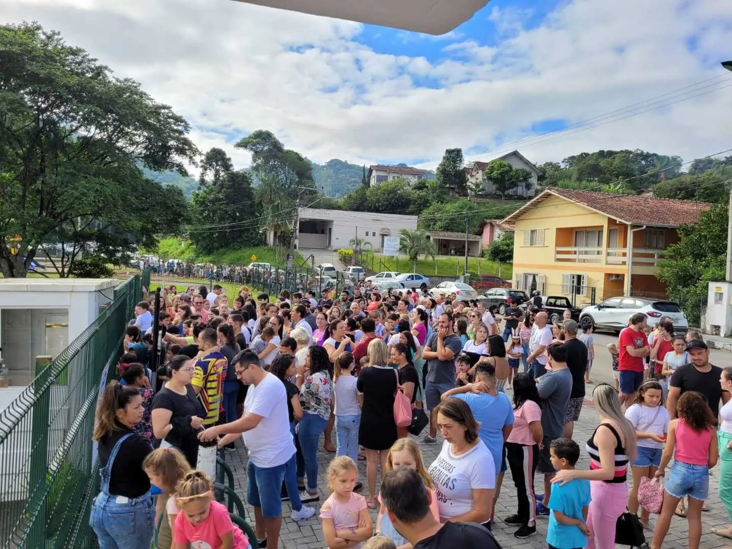 Ca&ccedil;a aos Ovos leva centenas crian&ccedil;as ao Parque das Esculturas