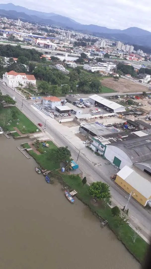 Tr&ecirc;s s&atilde;o presos, em Tijucas, ap&oacute;s roubo de ve&iacute;culo em Itaja&iacute;