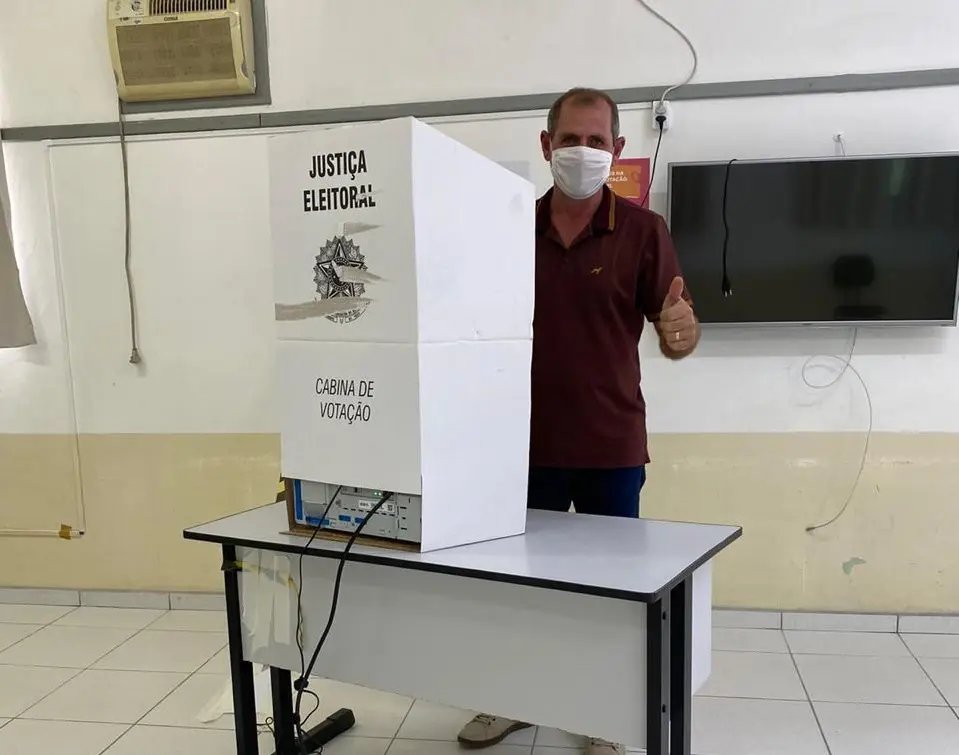 Em Botuver&aacute;, Alcir Merizio votou no &Aacute;guas Negras 