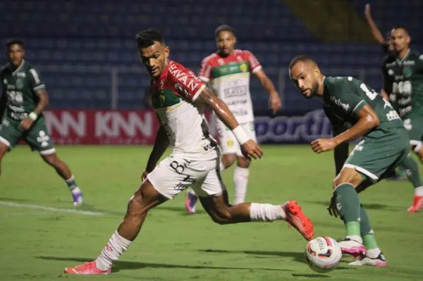Na estreia da s&eacute;rie B, Brusque vence Guarani por 1 a 0