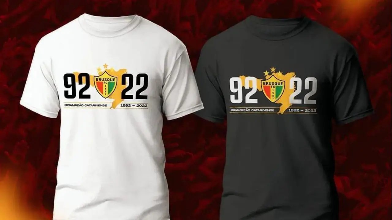 Camisas comemorativas do titulo esgotaram vendas