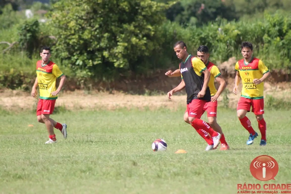 Eliomar comemora continuidade no clube em 2017