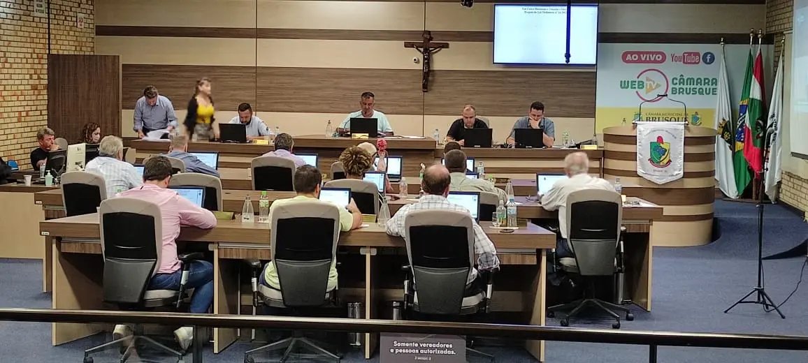 (V&Iacute;DEO) C&acirc;mara aprova novo modelo de aux&iacute;lio a esportistas