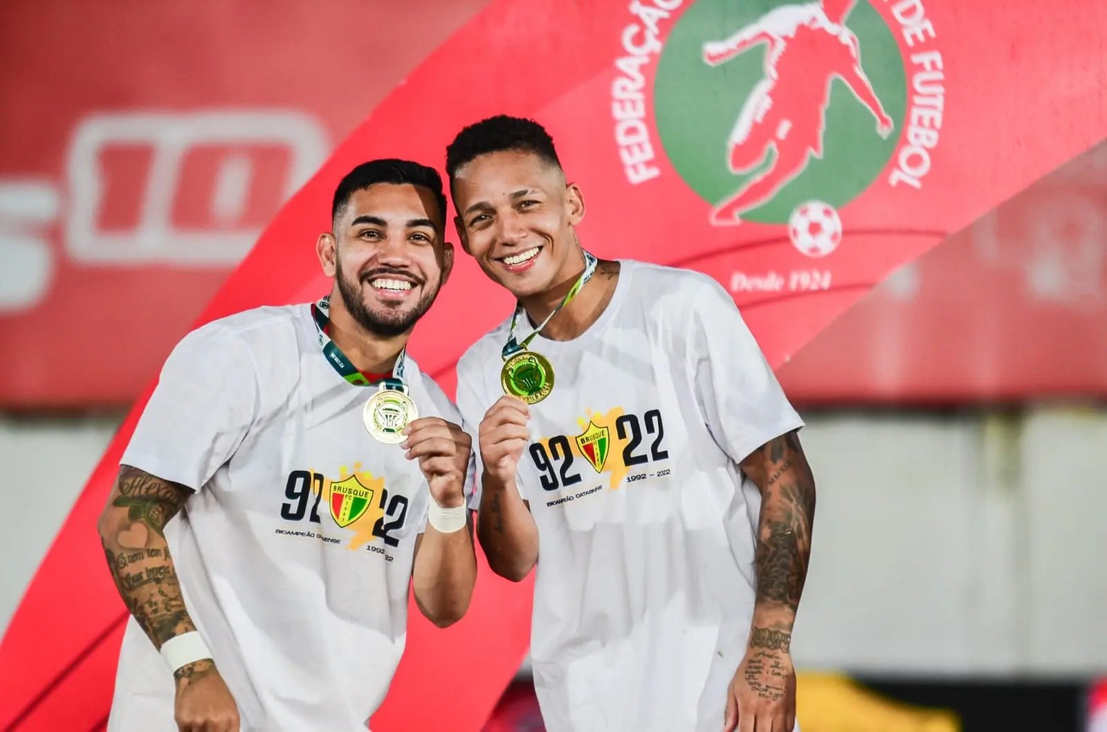 Brusque FC anuncia camisa comemorativa ao t&iacute;tulo Catarinense