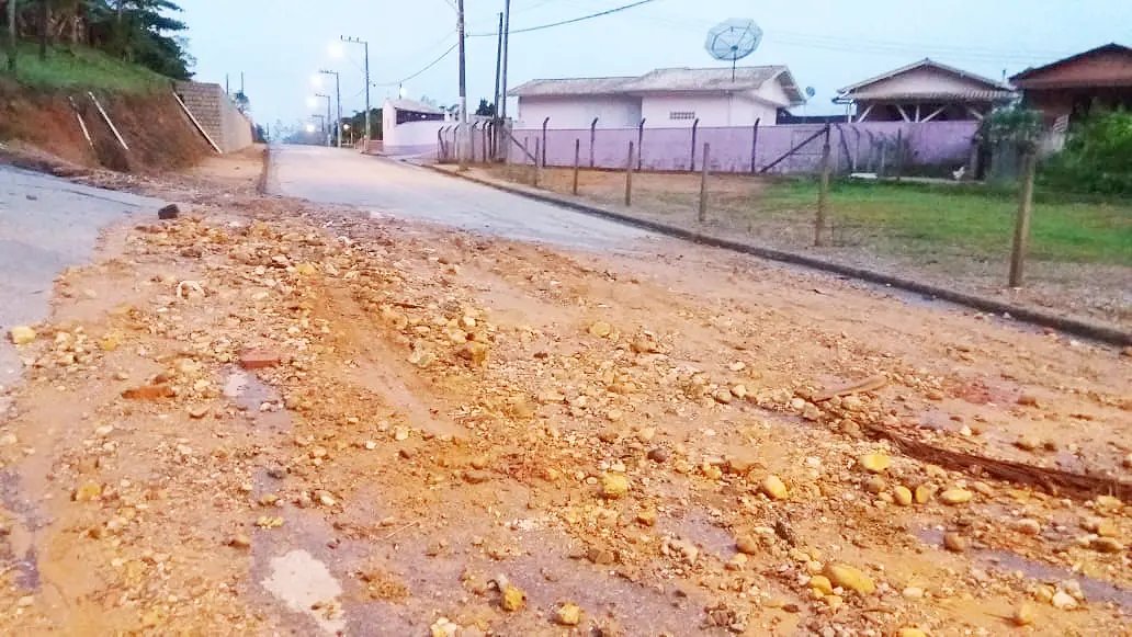 No Thomaz Coelho, chuva também deixa estragos