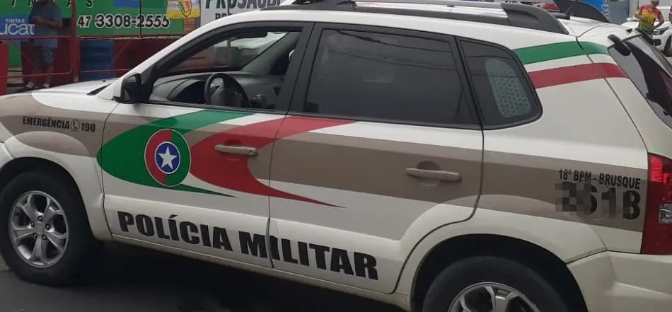 Cliente de bar &eacute; detido ap&oacute;s recusar pagar a conta e desacatar policiais em Brusque