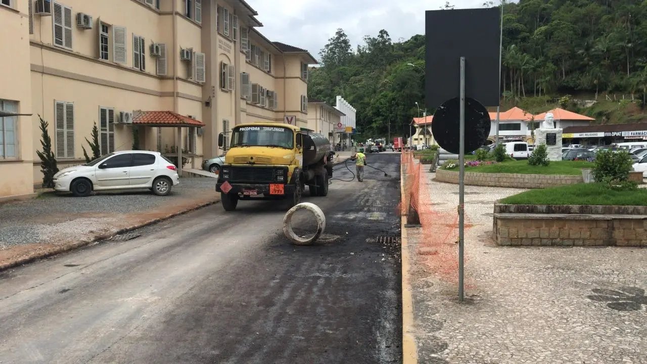 Governo do Estado deposita R$ 100 mil para obras na Padre Antônio Eising