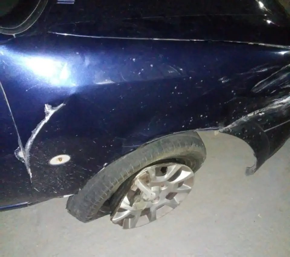 Mulher se envolve acidente e bloqueia motorista nas redes sociais, em Brusque