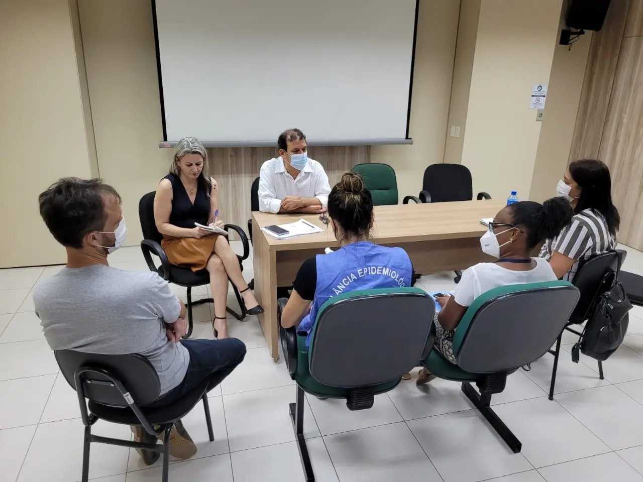 Representantes do Programa Estadual de Controle do Aedes Aegypti estiveram em Brusque para reuni&atilde;o sobre a dengue