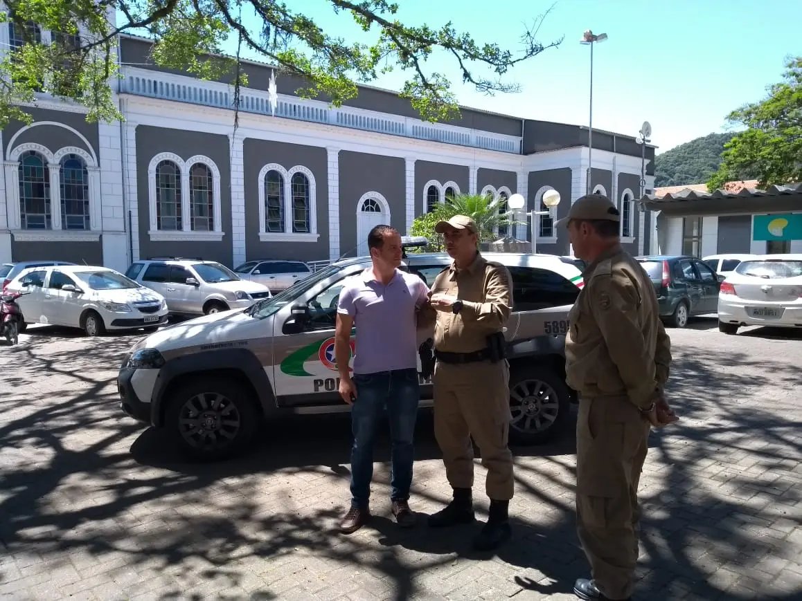Polícia Militar de Nova Trento recebe nova viatura zero km