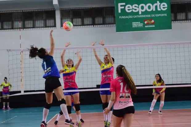 Fesporte repassar&aacute; &agrave;s escolas catarinenses mais de R$ 4 milh&otilde;es em kits esportivos