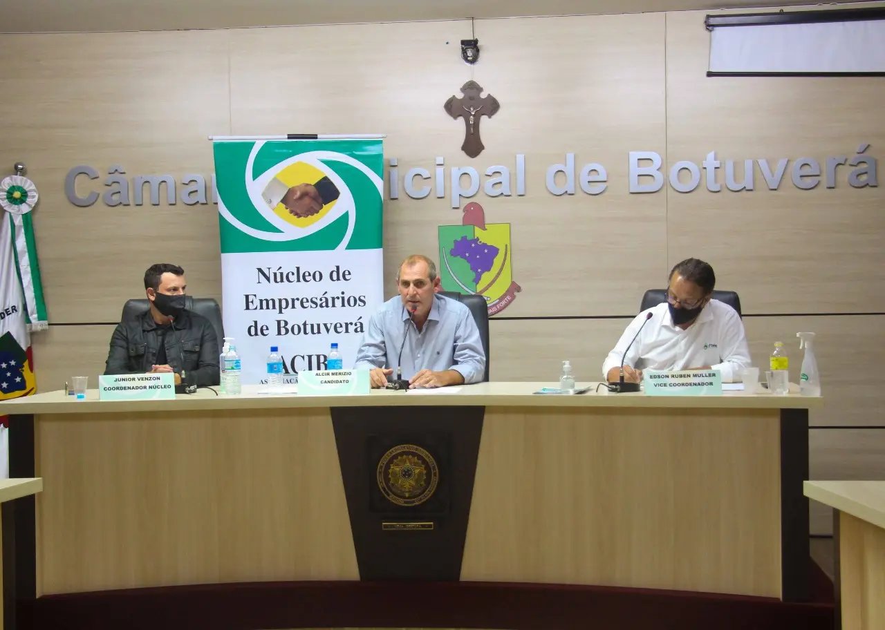N&uacute;cleo de Empres&aacute;rios de Botuver&aacute; realiza painel com candidatos a prefeito