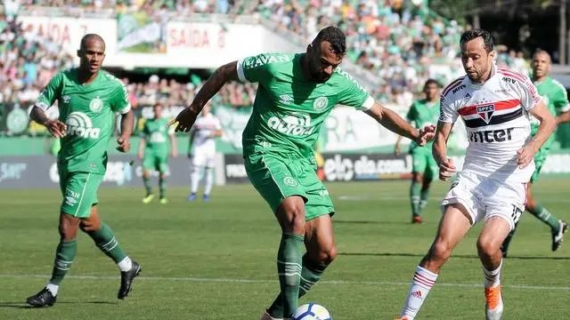 Chapecoense vence e garante a permanência na Série A