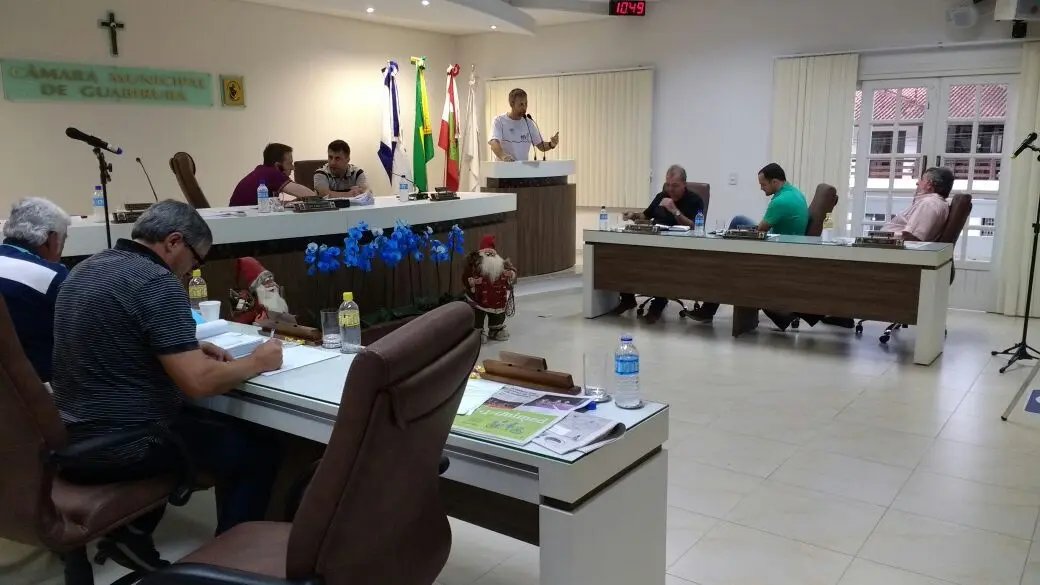 Vereadores realizam primeira votação do orçamento de 2017 em Guabiruba