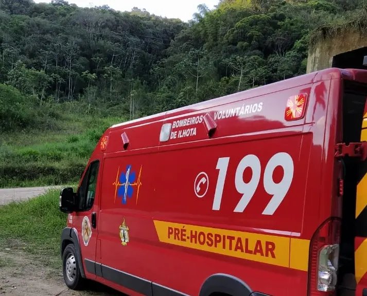Resgate de mulher que caiu em trilha demorou quatro horas