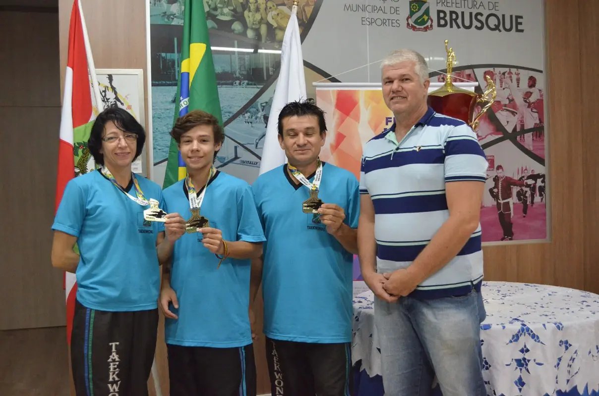 Taekwondo de Brusque conquista medalhas em Brasília