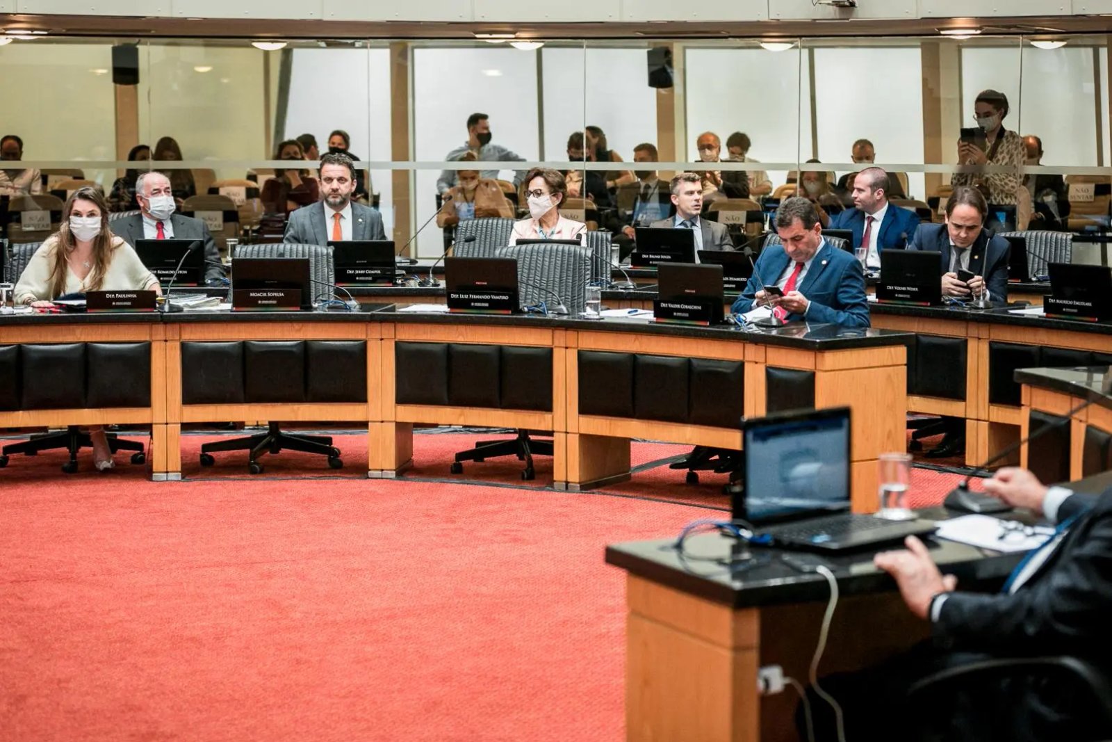 Deputados aprovam novo pedido de impeachment de Mois&eacute;s
