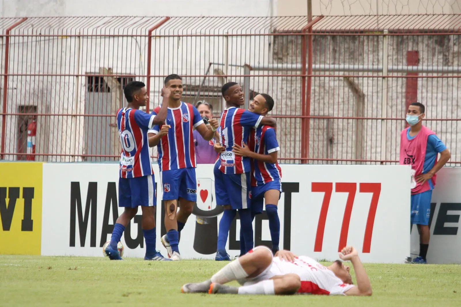 Sub-20 do Carlos Renaux, goleia e vence na estreia do Catarinense S&eacute;rie B